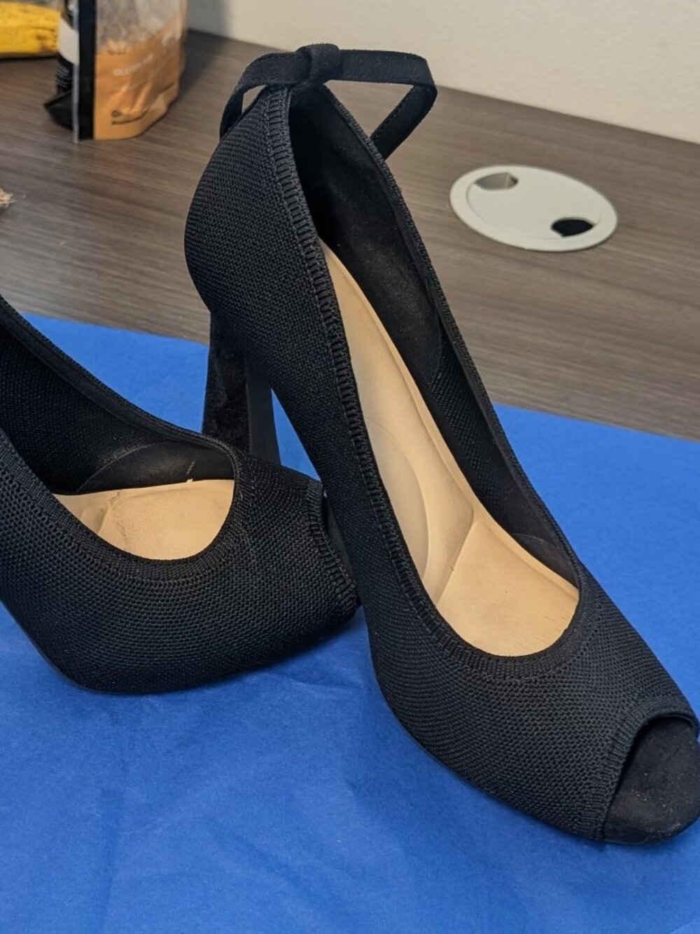 Cozy Island Women's Black Peep-Toe Block Heel Pump